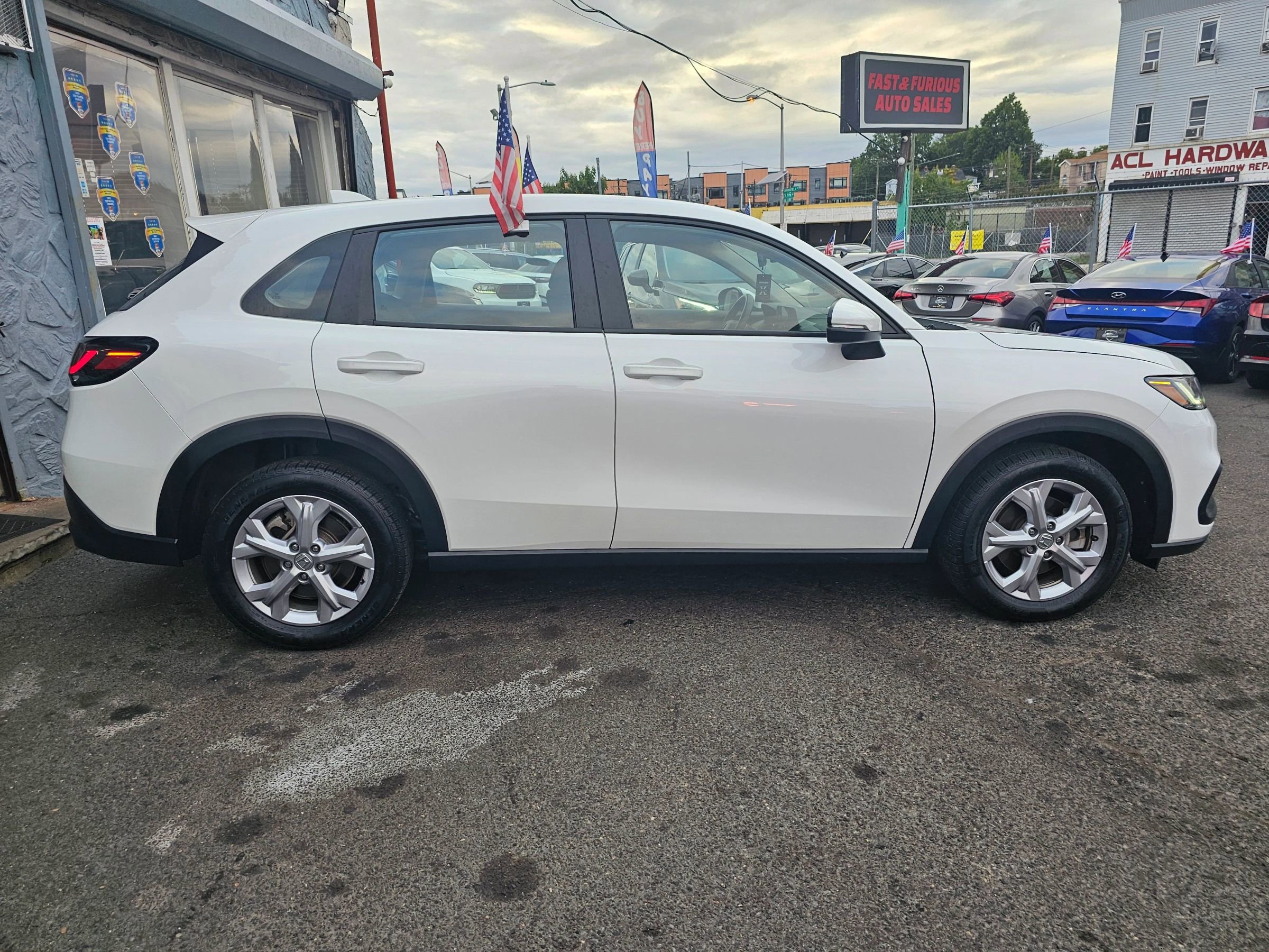 Used 2023 Honda HR-V LX image 3