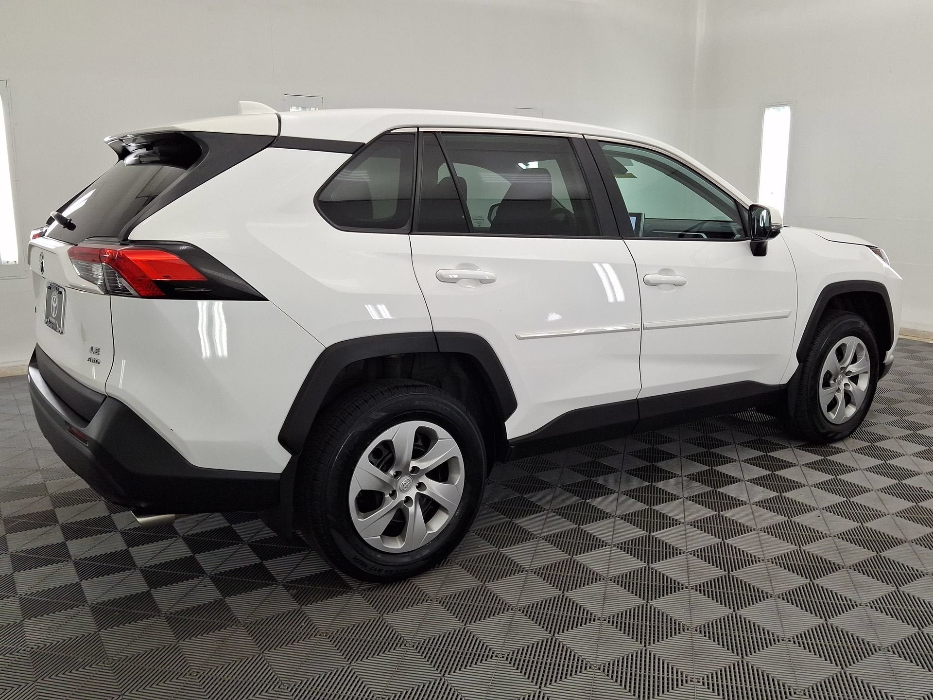 Certified 2023 Toyota RAV4 LE AWD/4WD image 25