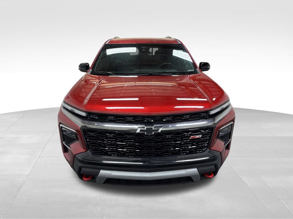 Used 2025 Chevrolet Traverse Z71 w/ Driver Confidence Package AWD/4WD image 3