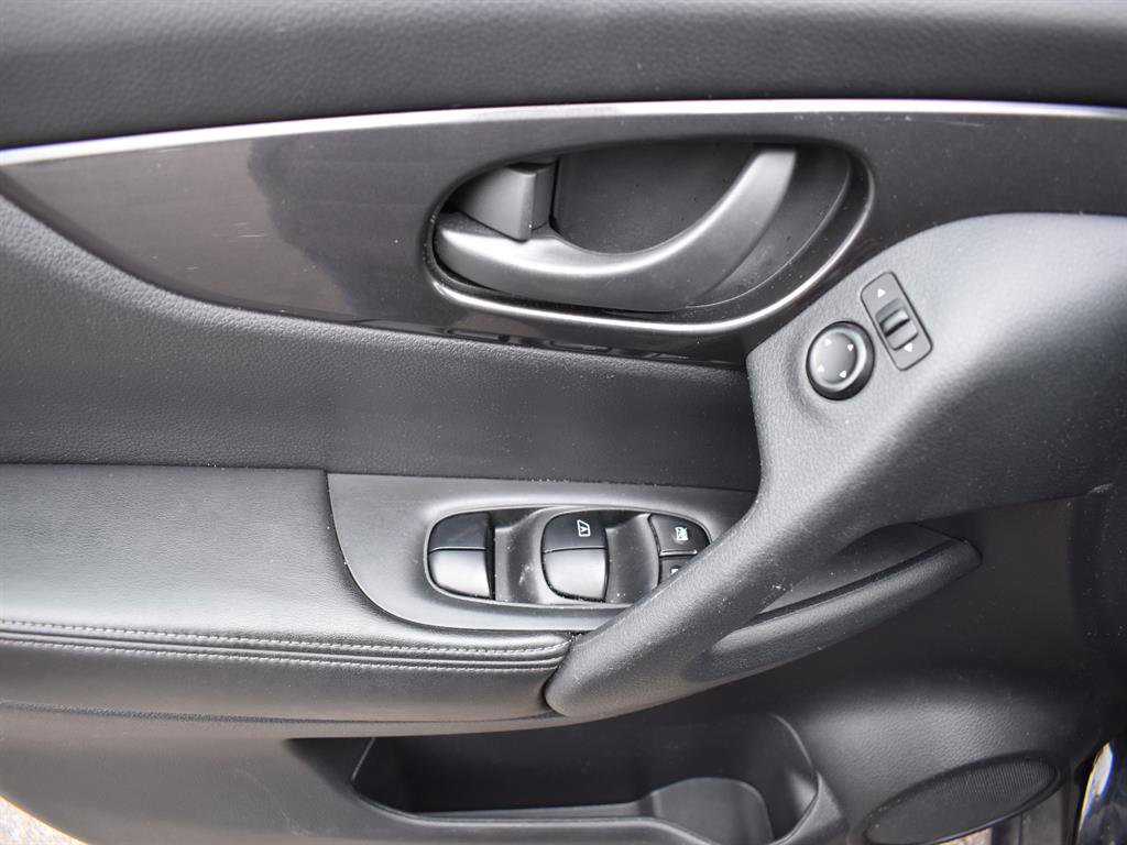 Used 2020 Nissan Rogue S image 13