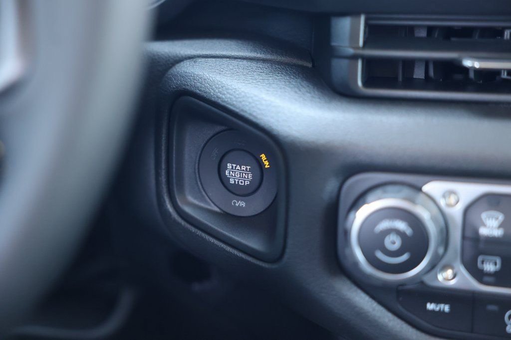 Used 2024 Jeep Wrangler Unlimited Sport AWD/4WD image 33