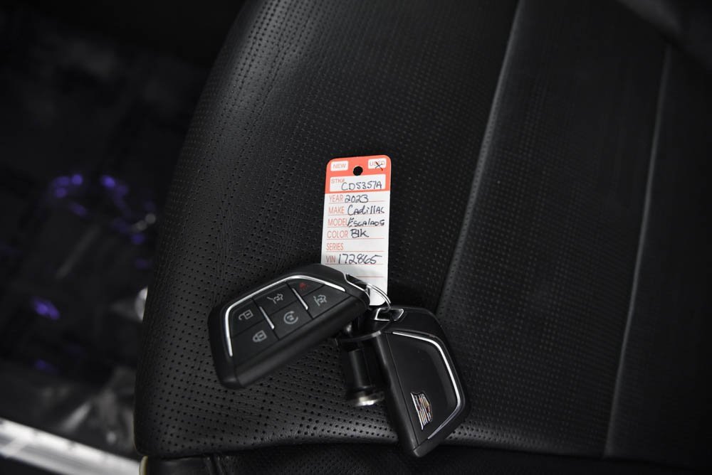 Certified 2023 Cadillac Escalade ESV Premium Luxury image 23