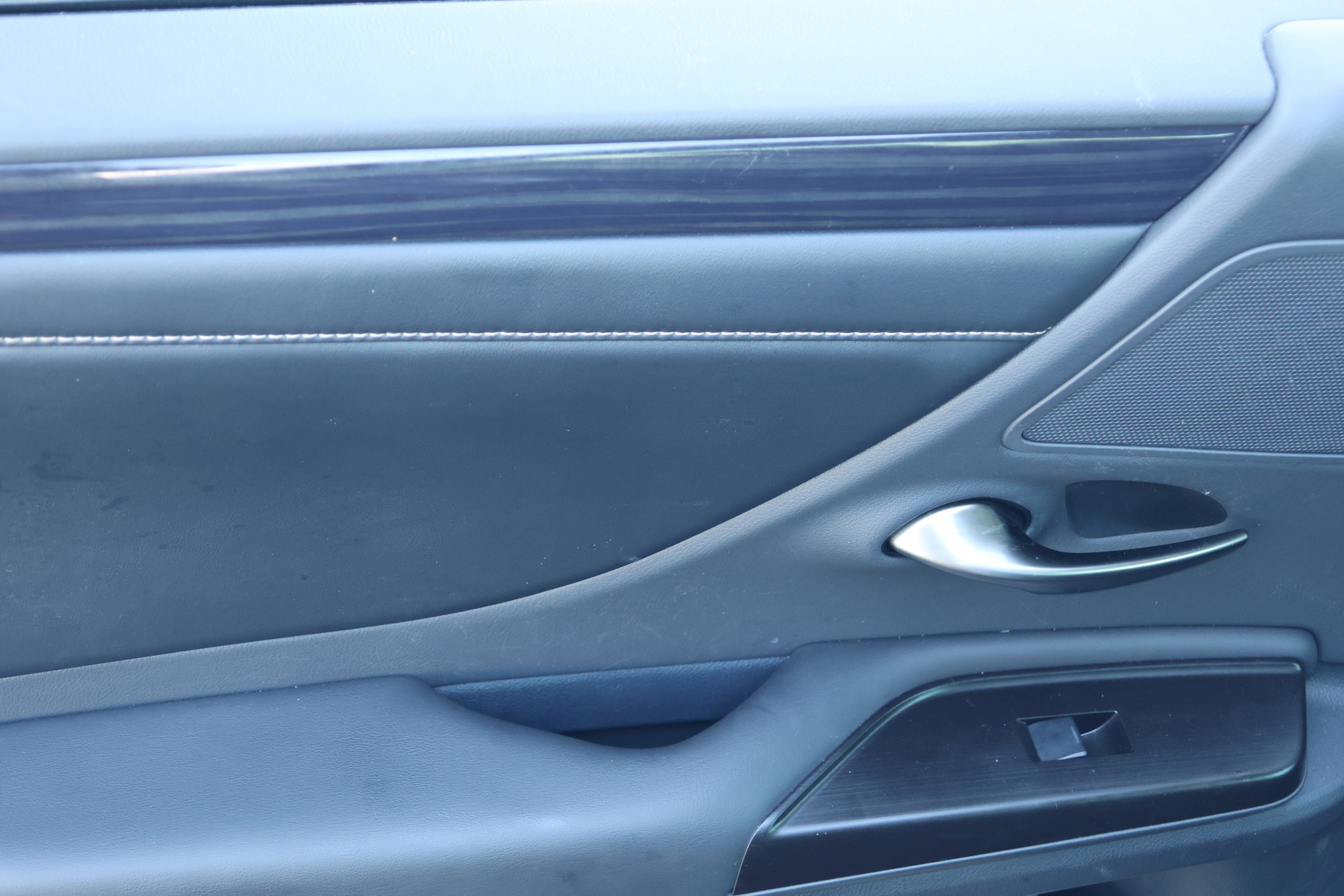 Used 2019 Lexus ES 350 Luxury w/ Premium Package image 32