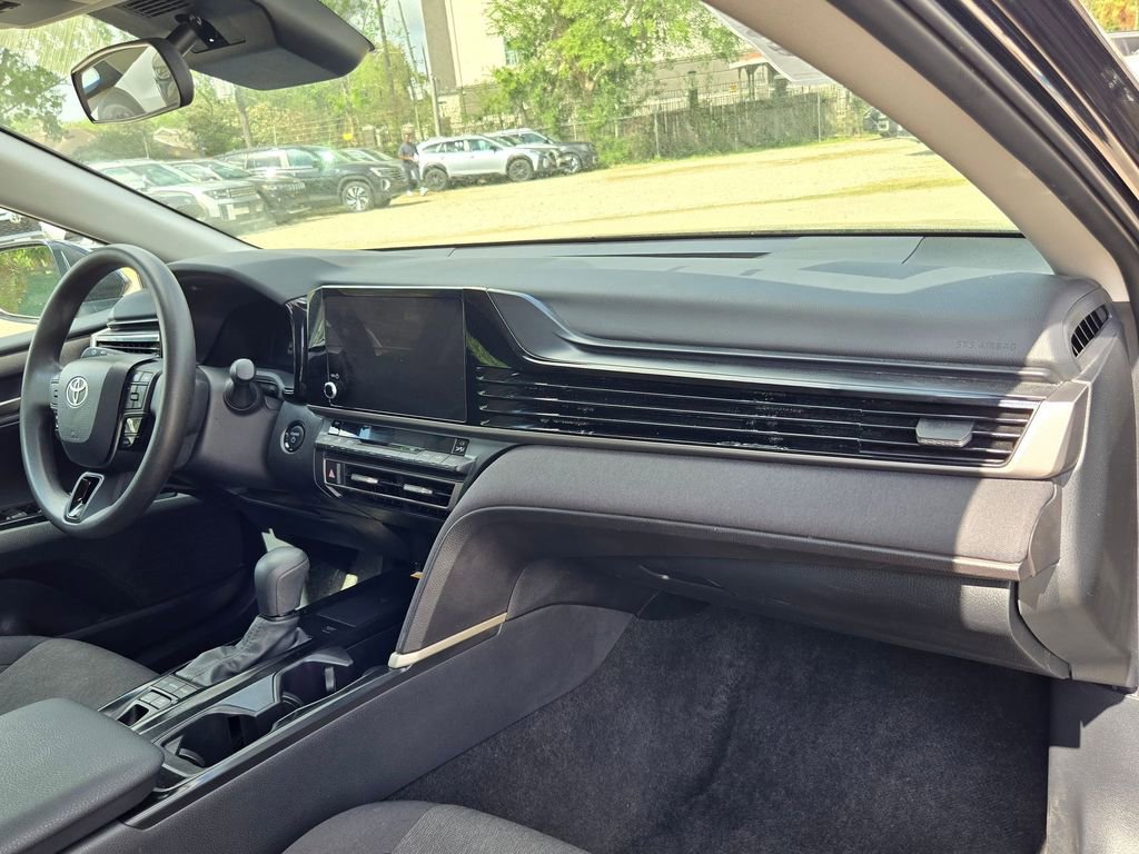 Used 2025 Toyota Camry LE FWD image 29