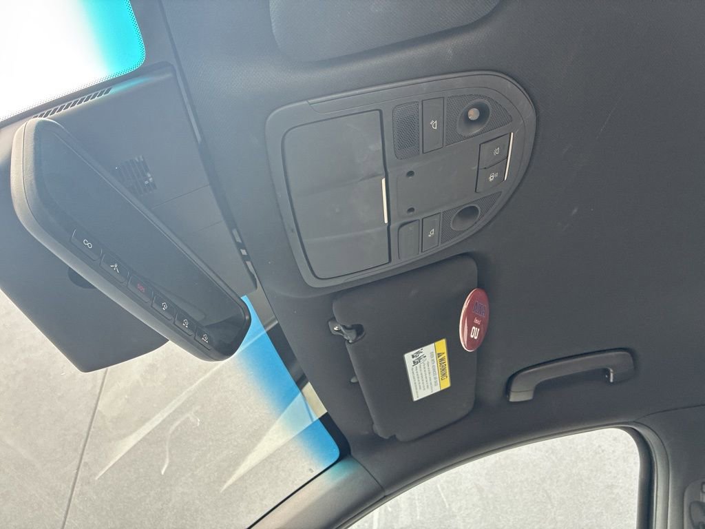 Used 2023 Genesis G70 2.0T image 19