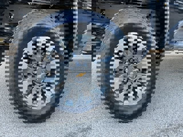 Used 2024 Chevrolet Silverado 2500 Custom w/ Custom Value Package image 13