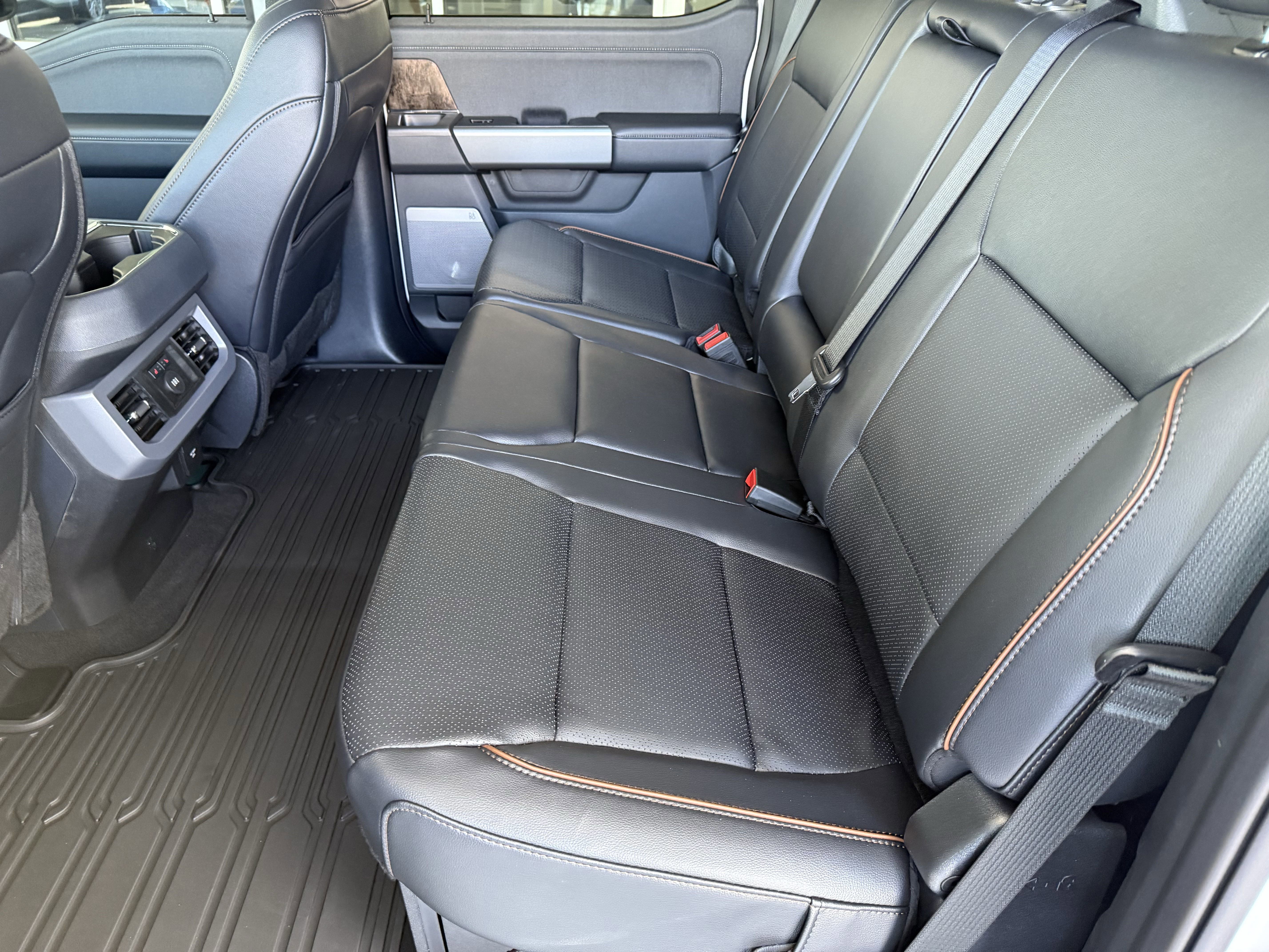 New 2025 Ford F250 Lariat image 12