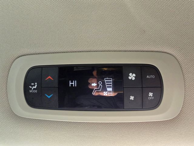 Certified 2024 Chrysler Pacifica Touring-L image 17