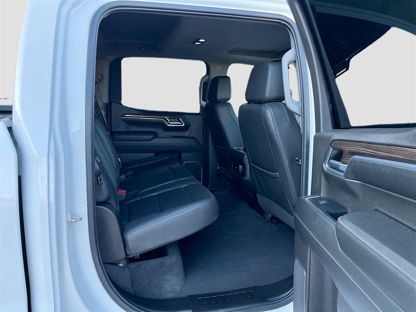 Used 2023 Chevrolet Silverado 1500 LT Trail Boss w/ Convenience Package II image 28