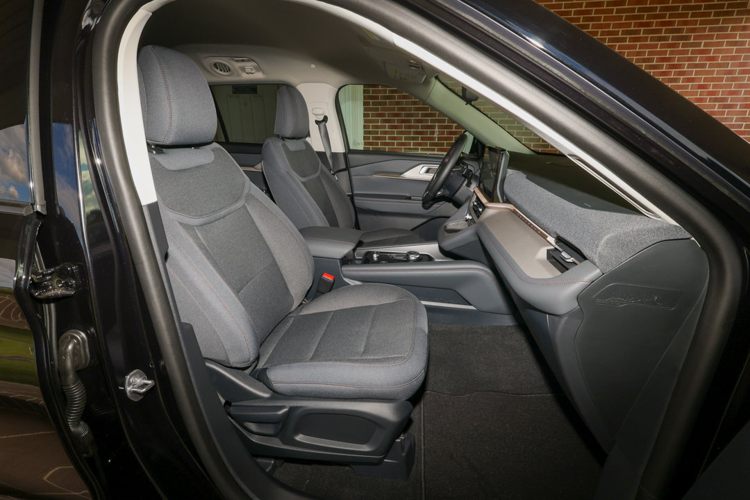 New 2026 Ford Explorer Active RWD image 22