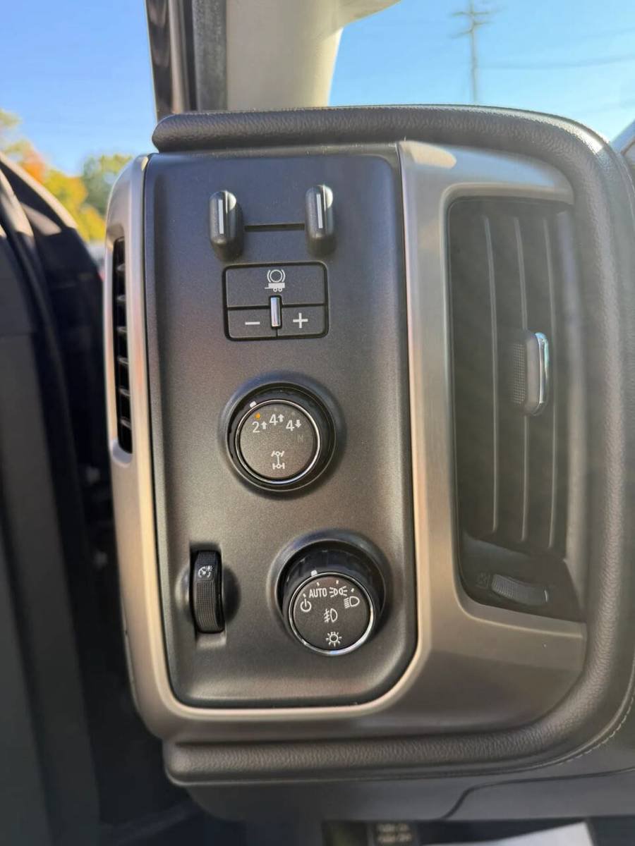 Used 2019 GMC Sierra 2500 Denali AWD/4WD image 28
