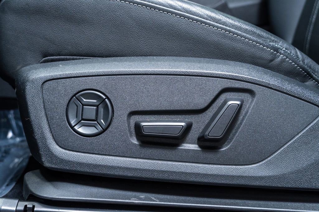 Used 2023 Audi Q4 e-tron Prestige image 25