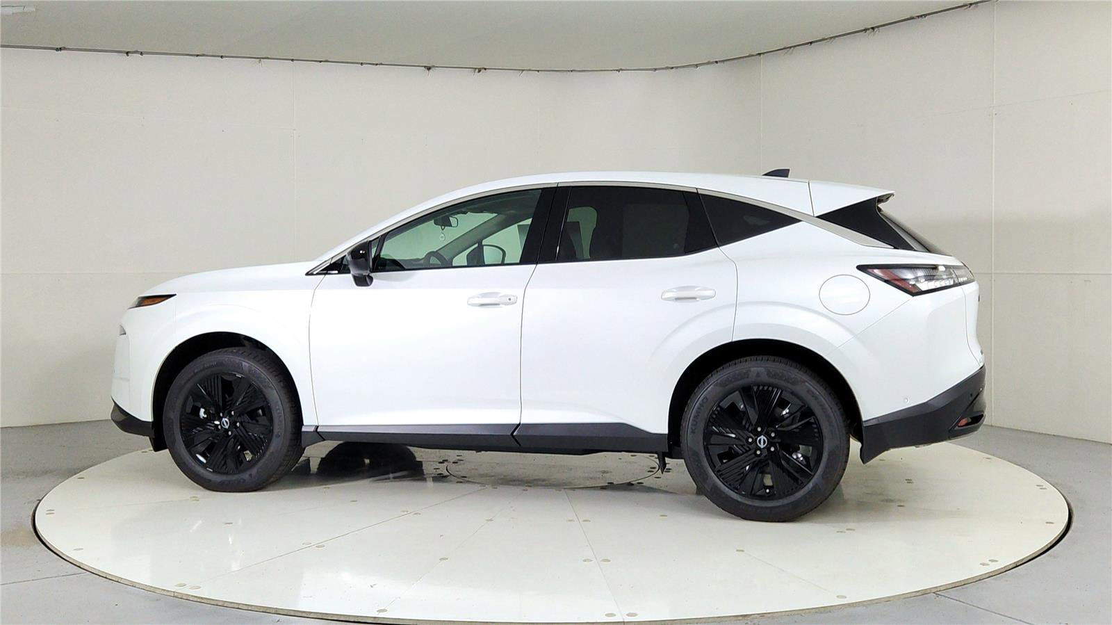 Used 2025 Nissan Murano SV image 4
