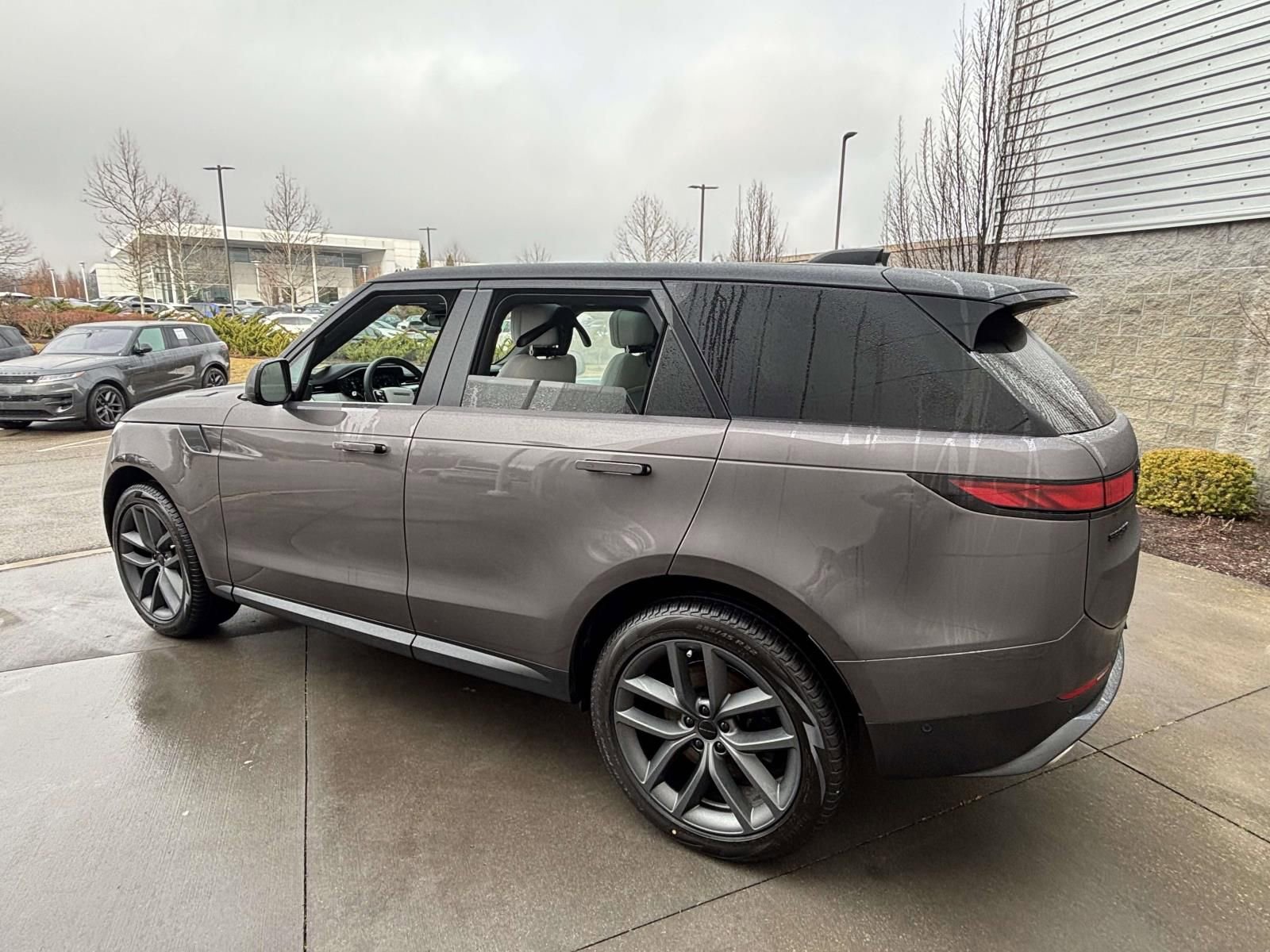 New 2026 Land Rover Range Rover Sport SE image 7