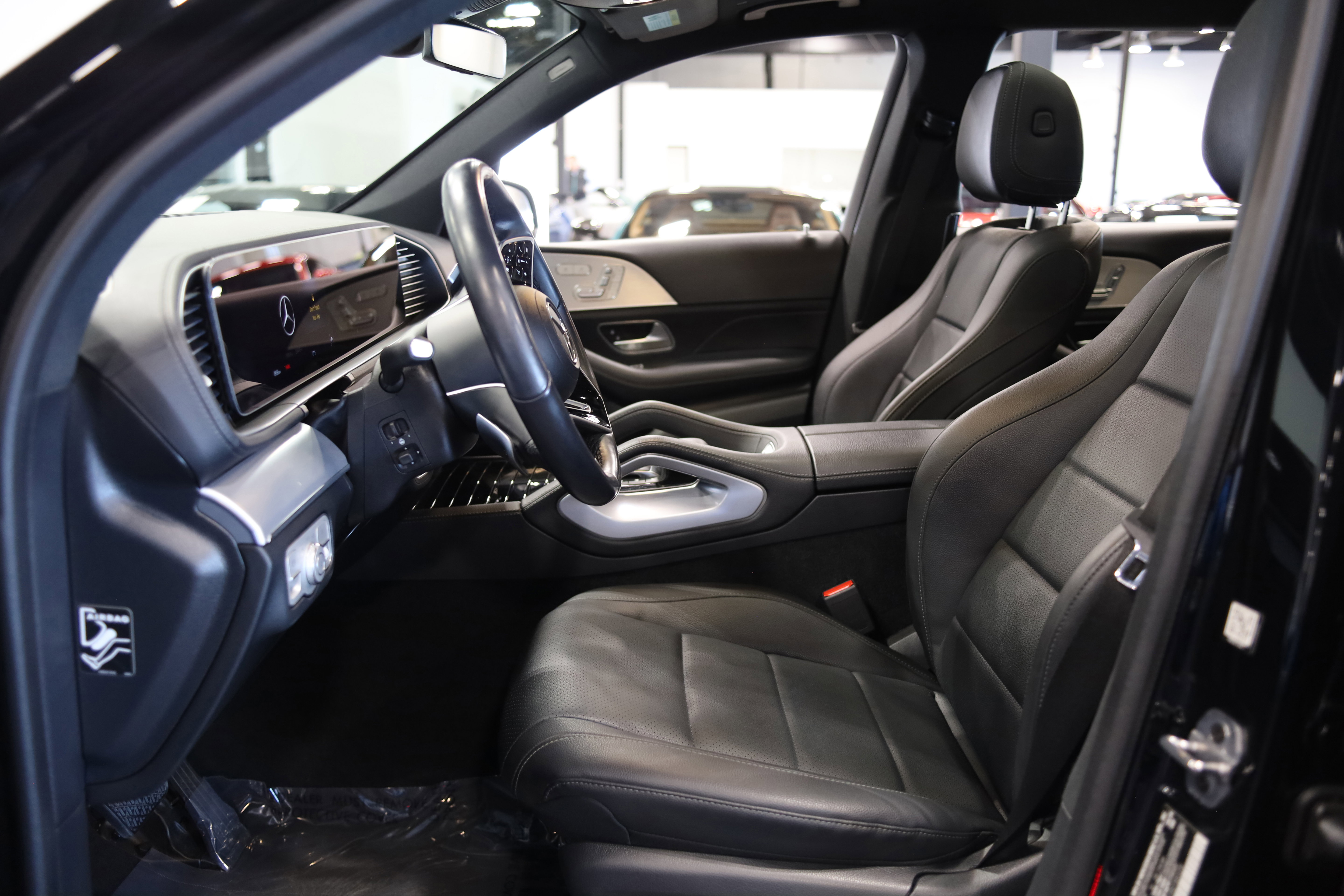 Used 2024 Mercedes-Benz GLS 450 4MATIC image 17