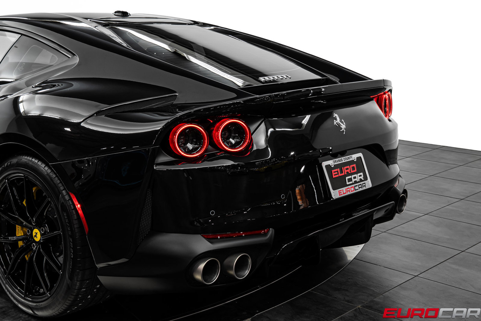 Used 2020 Ferrari 812 Superfast RWD image 17