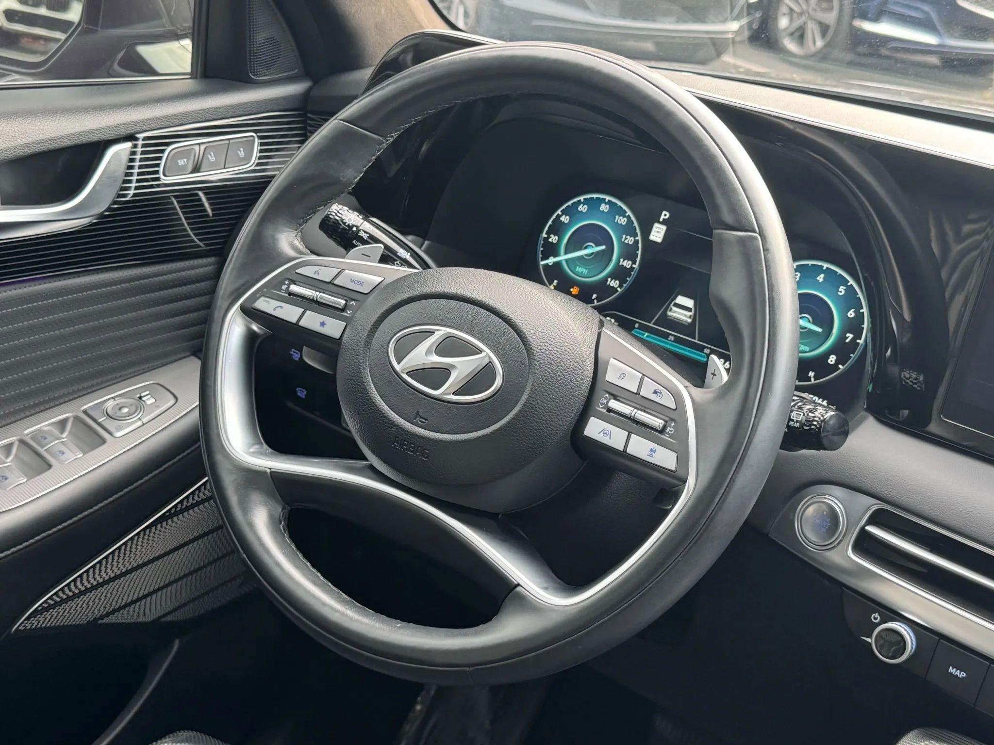 Used 2024 Hyundai Palisade Calligraphy image 13