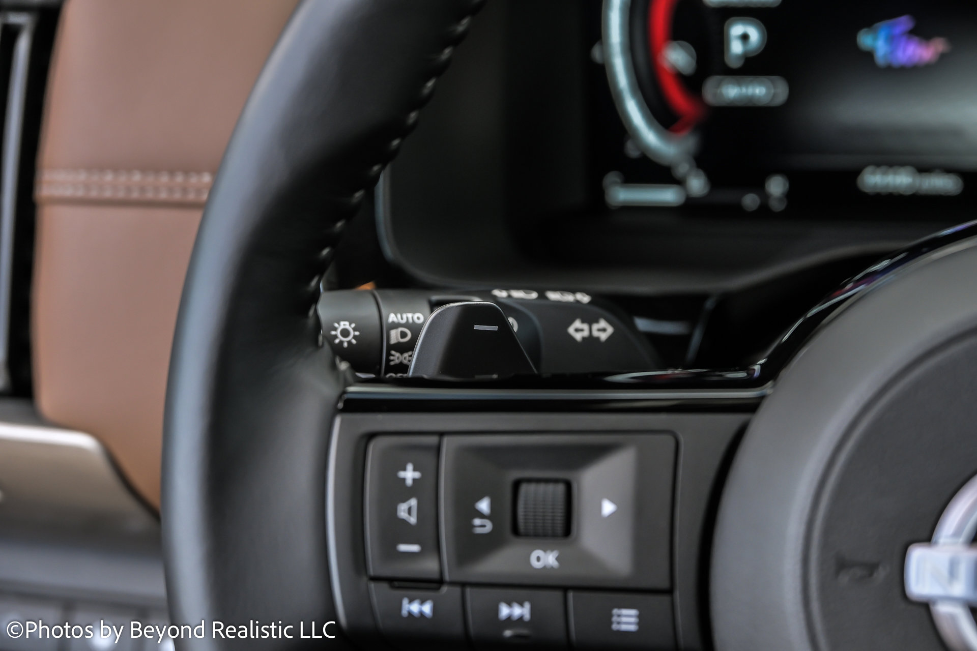 Used 2025 Nissan Pathfinder Platinum image 40