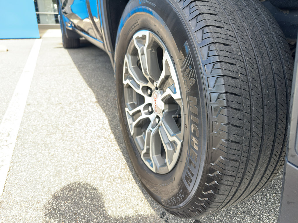 Used 2025 GMC Sierra 1500 SLT image 10