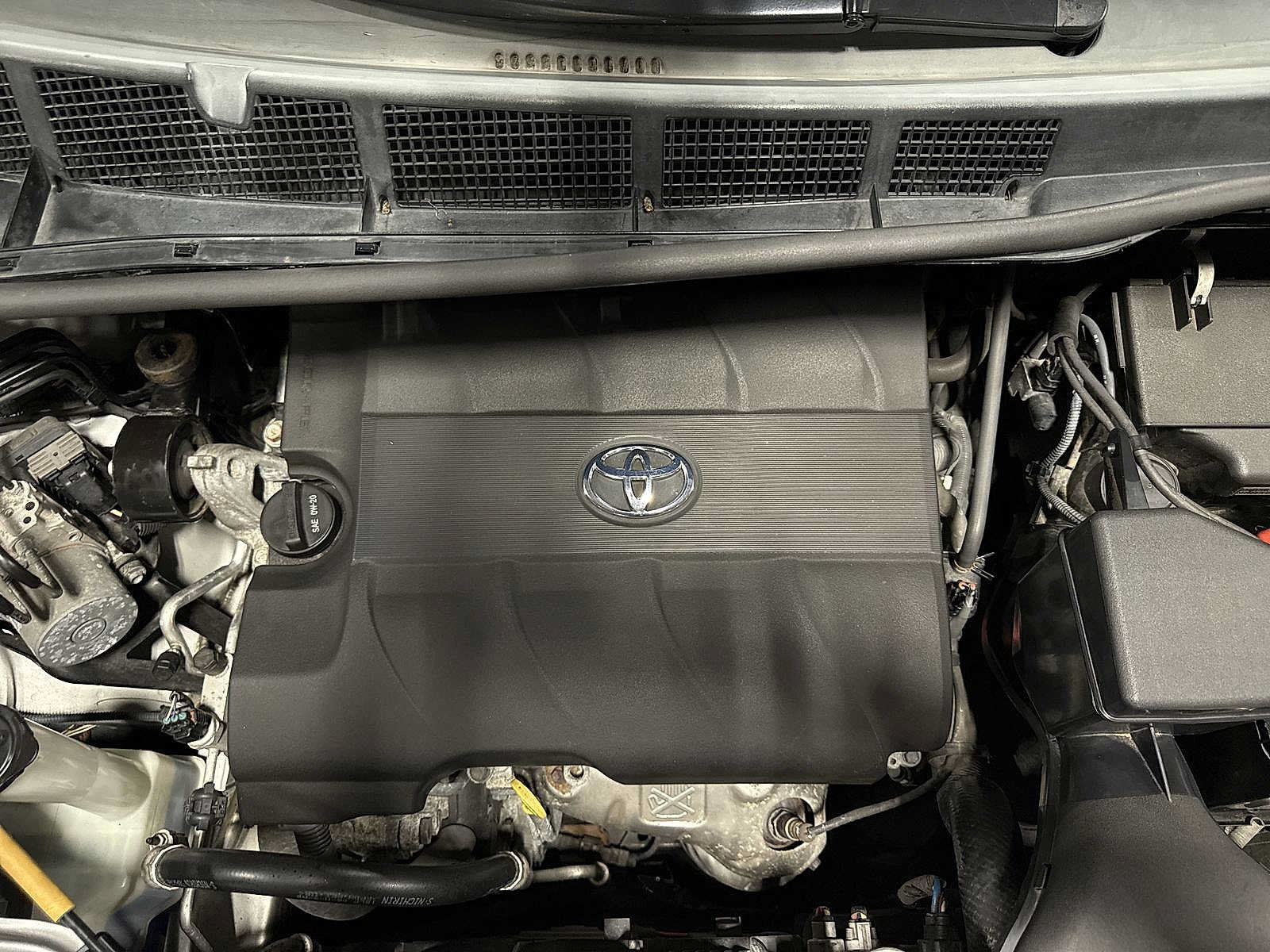 Used 2015 Toyota Sienna XLE w/ XLE Navigation Package FWD image 12