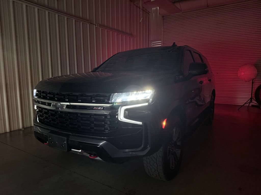 Used 2022 Chevrolet Tahoe Z71 w/ Luxury Package AWD/4WD image 8