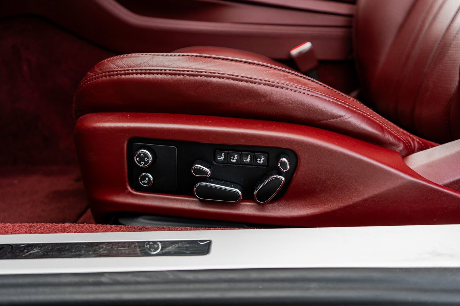 Used 2020 Bentley Continental GT image 31