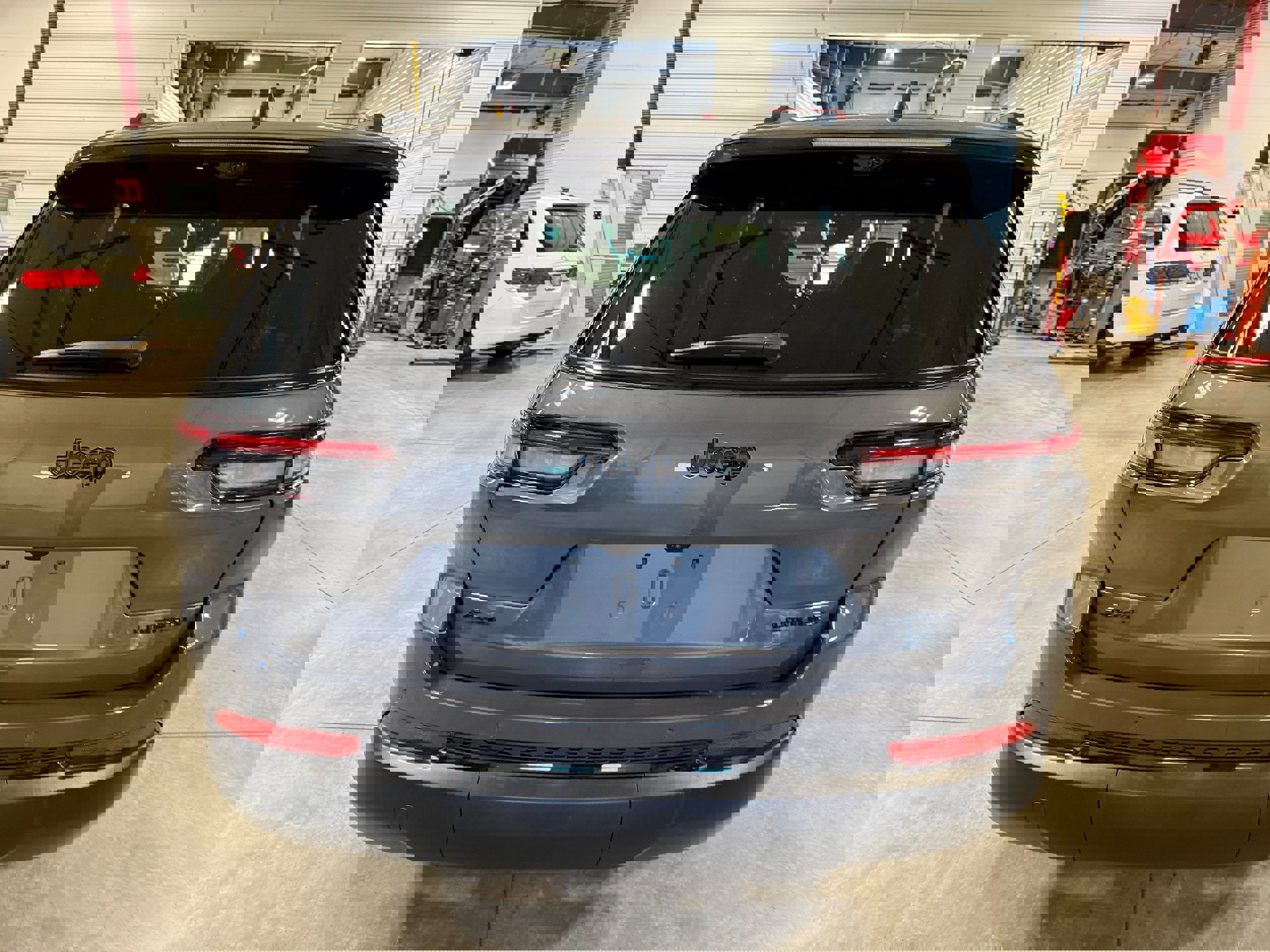 New 2025 Jeep Grand Cherokee L Limited image 12