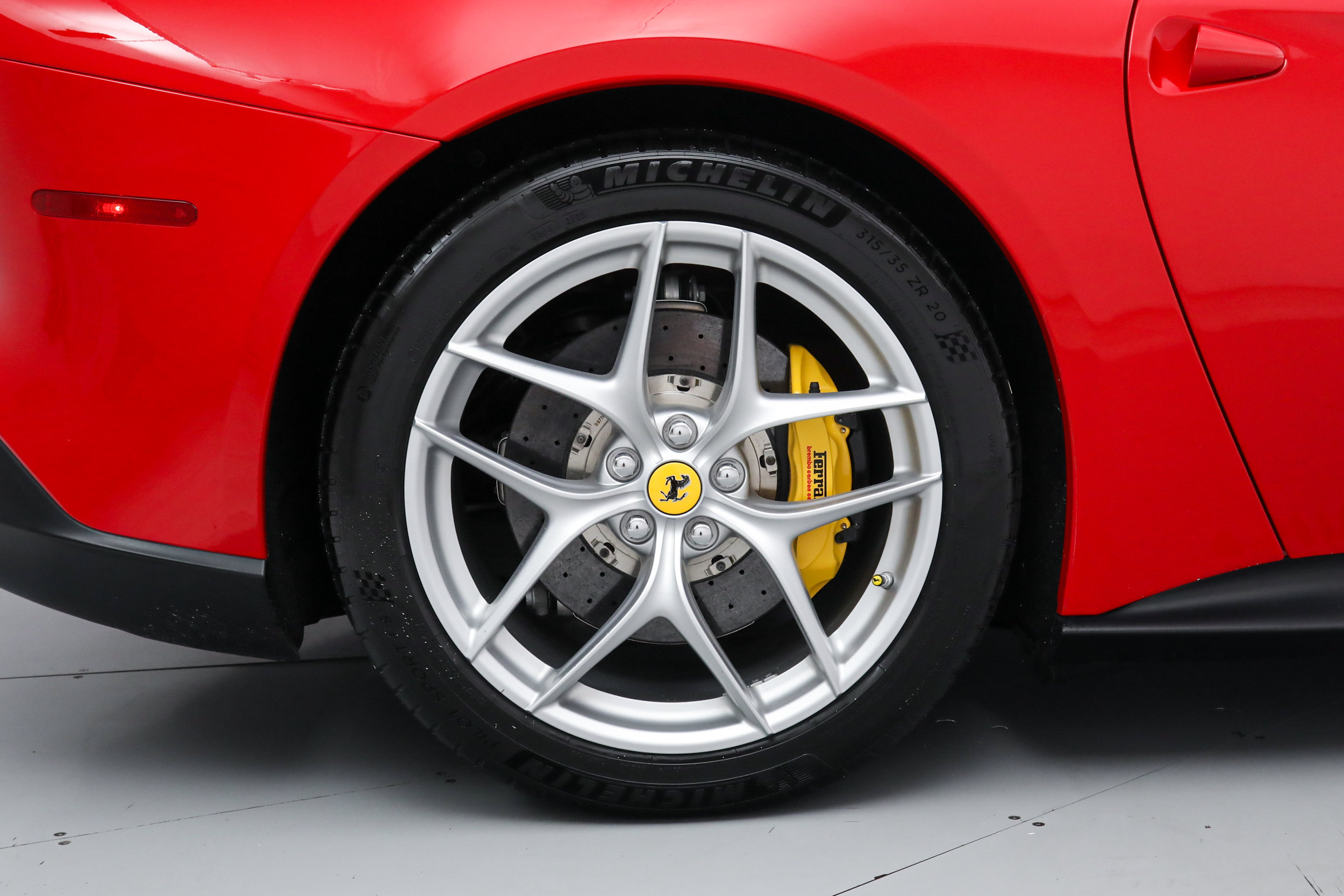 Used 2016 Ferrari F12 Berlinetta RWD image 36