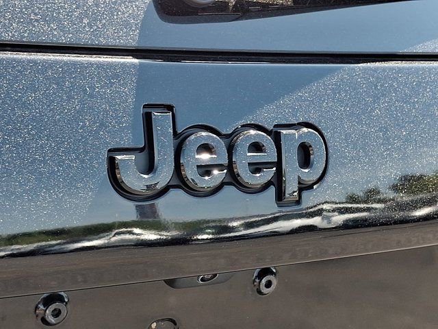 Certified 2023 Jeep Cherokee Altitude Lux AWD/4WD image 36