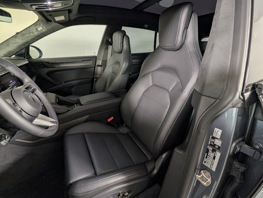 New 2026 Porsche Cayenne Turbo AWD/4WD image 5