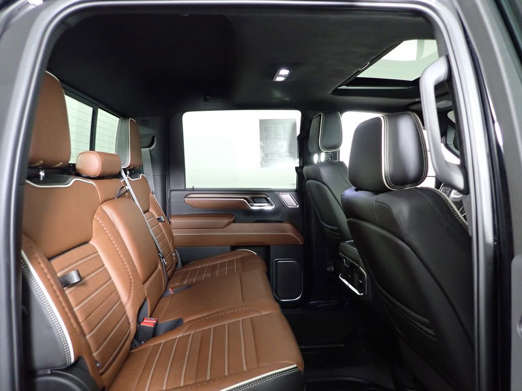 Used 2024 GMC Sierra 2500 Denali Ultimate w/ Snow Plow Prep/Camper Package AWD/4WD image 39