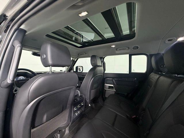 Used 2023 Land Rover Defender 130 SE image 36