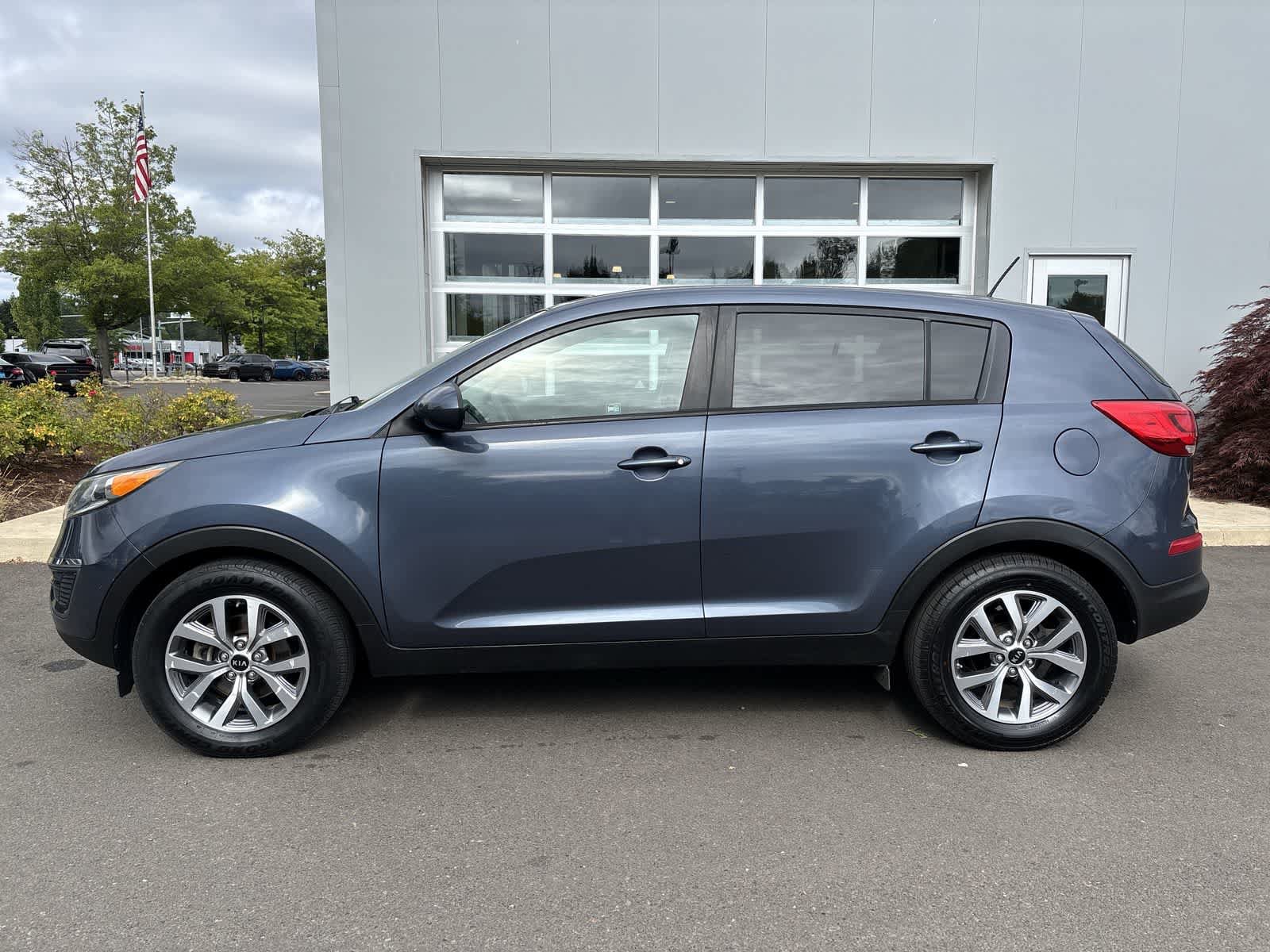 Used 2016 Kia Sportage LX FWD image 2