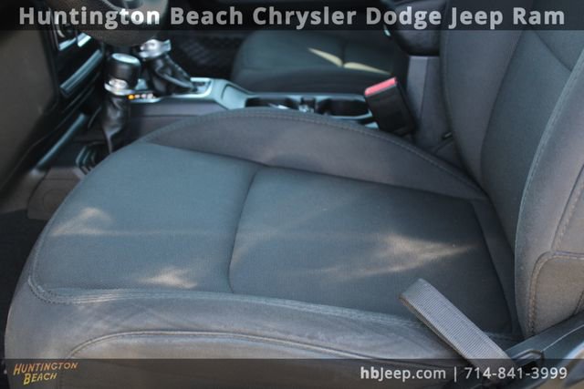Used 2023 Jeep Wrangler Sport image 27