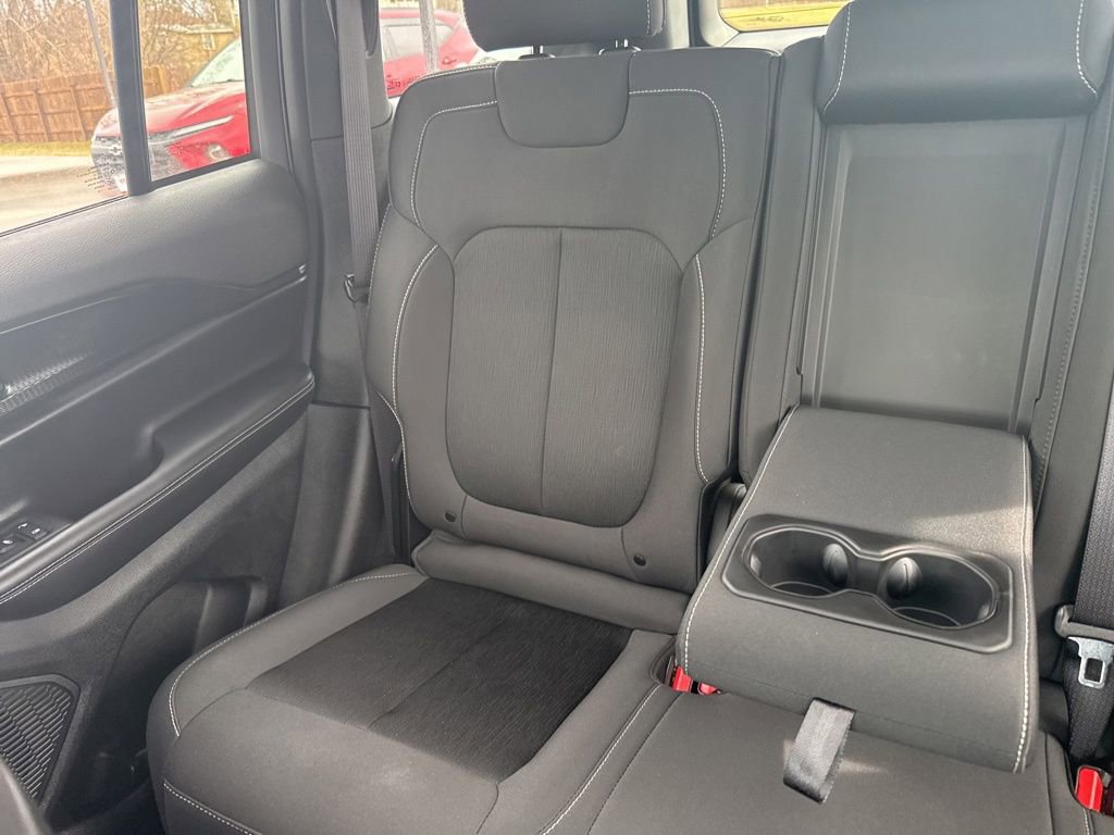 Used 2025 Jeep Grand Cherokee Laredo X image 13