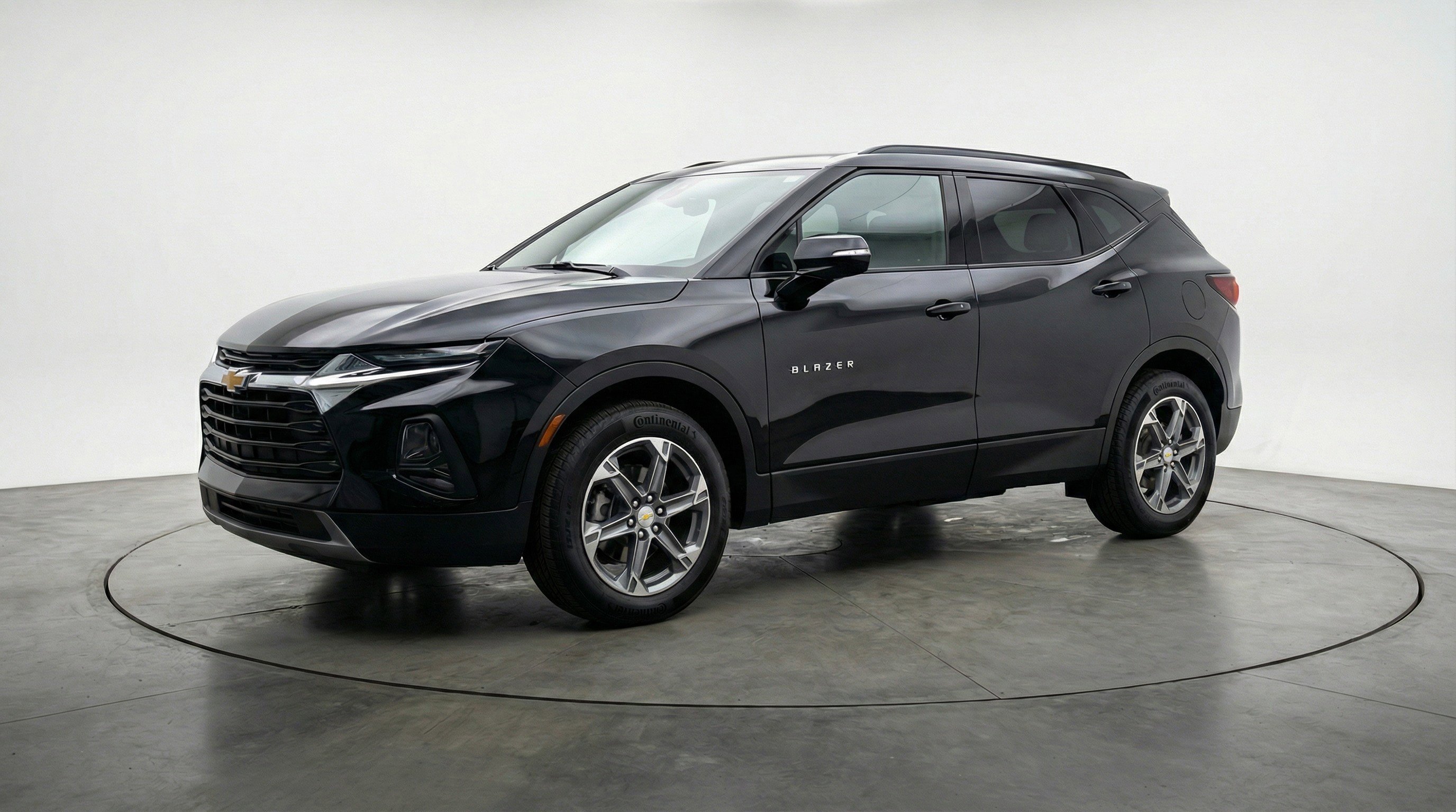 Used 2025 Chevrolet Blazer LT image 3