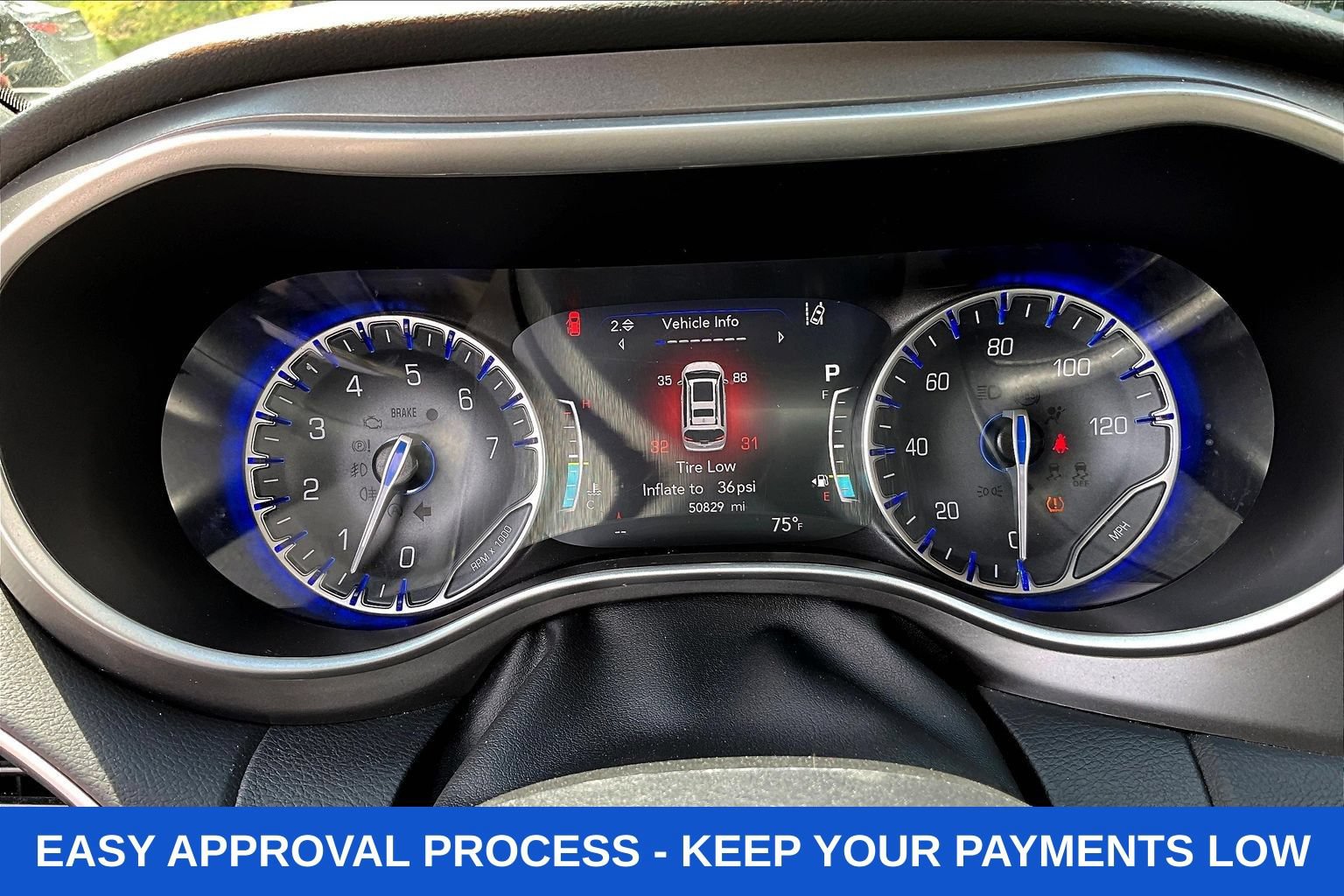 Used 2024 Chrysler Pacifica Touring-L FWD image 17