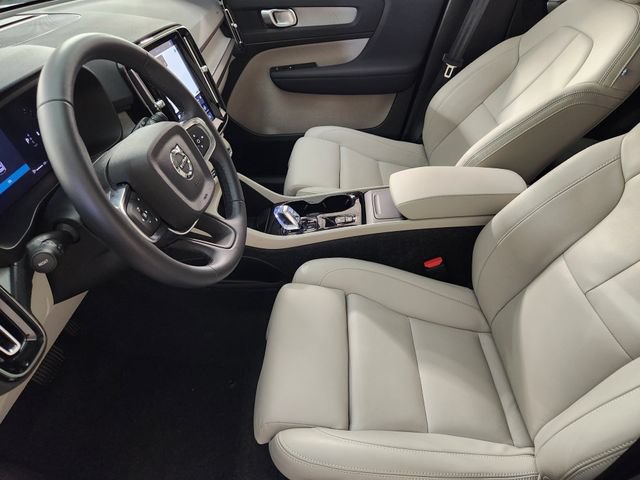 Certified 2026 Volvo XC40 B5 Plus AWD/4WD image 13