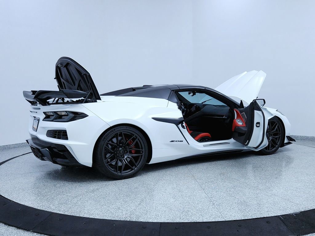 Used 2024 Chevrolet Corvette Z06 image 11