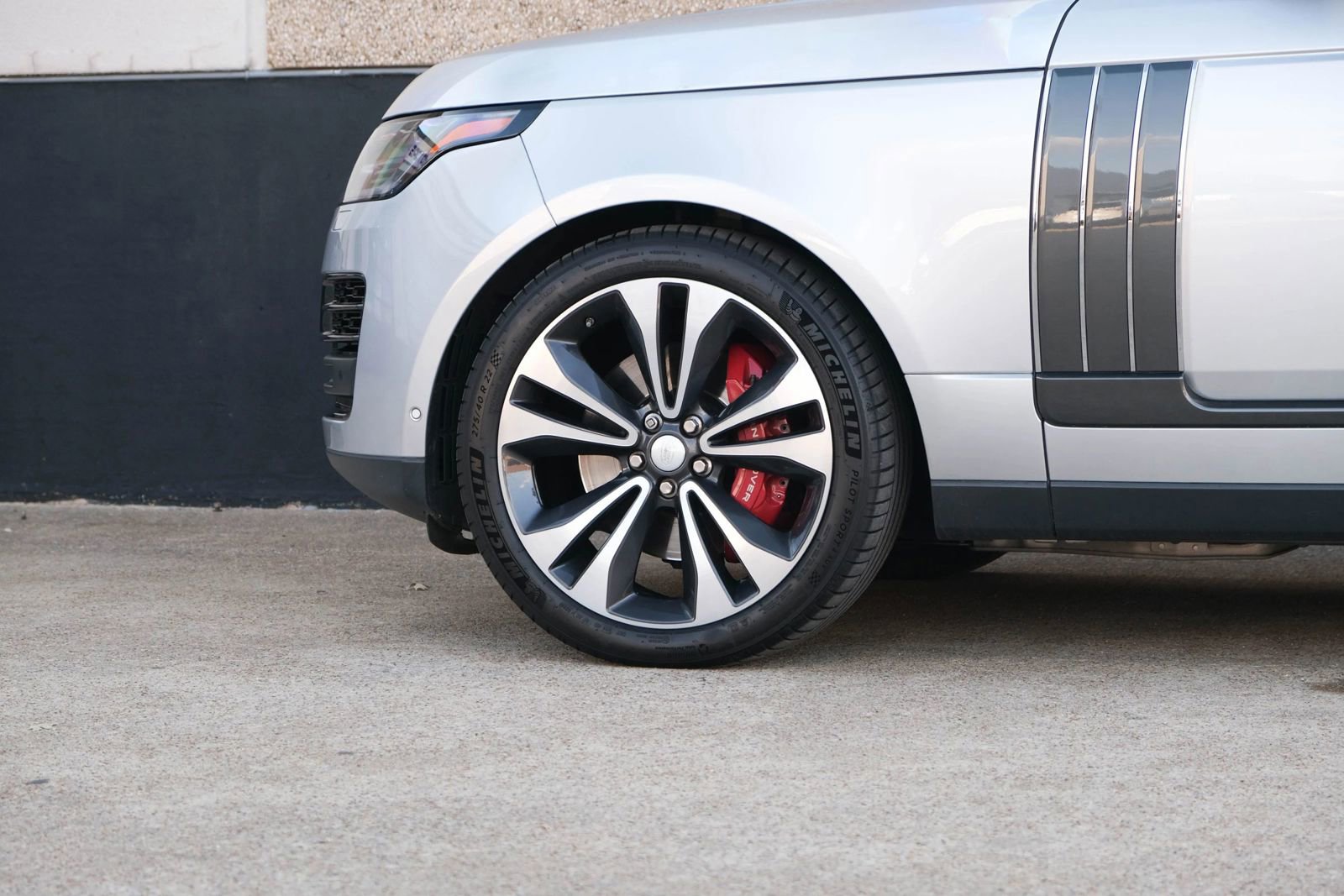 Used 2020 Land Rover Range Rover SV Autobiography Dynamic image 9