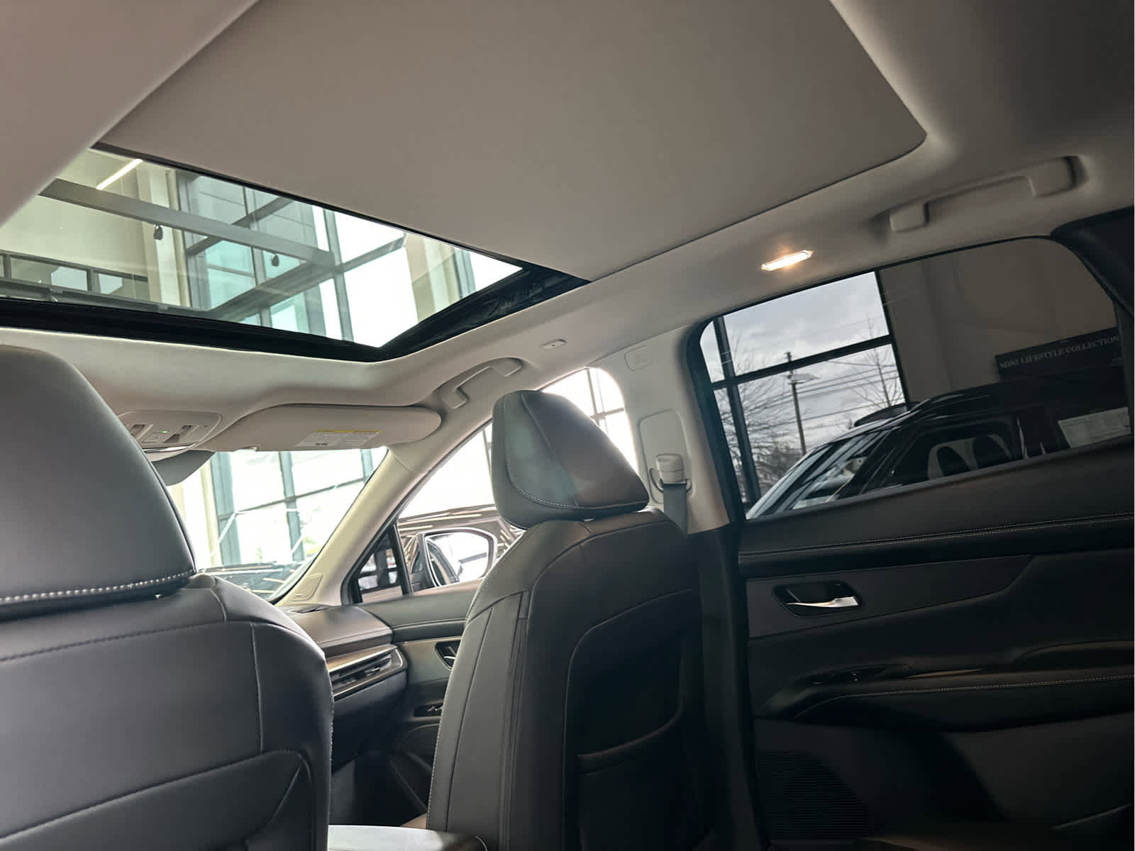 Used 2025 Nissan Murano SL image 21