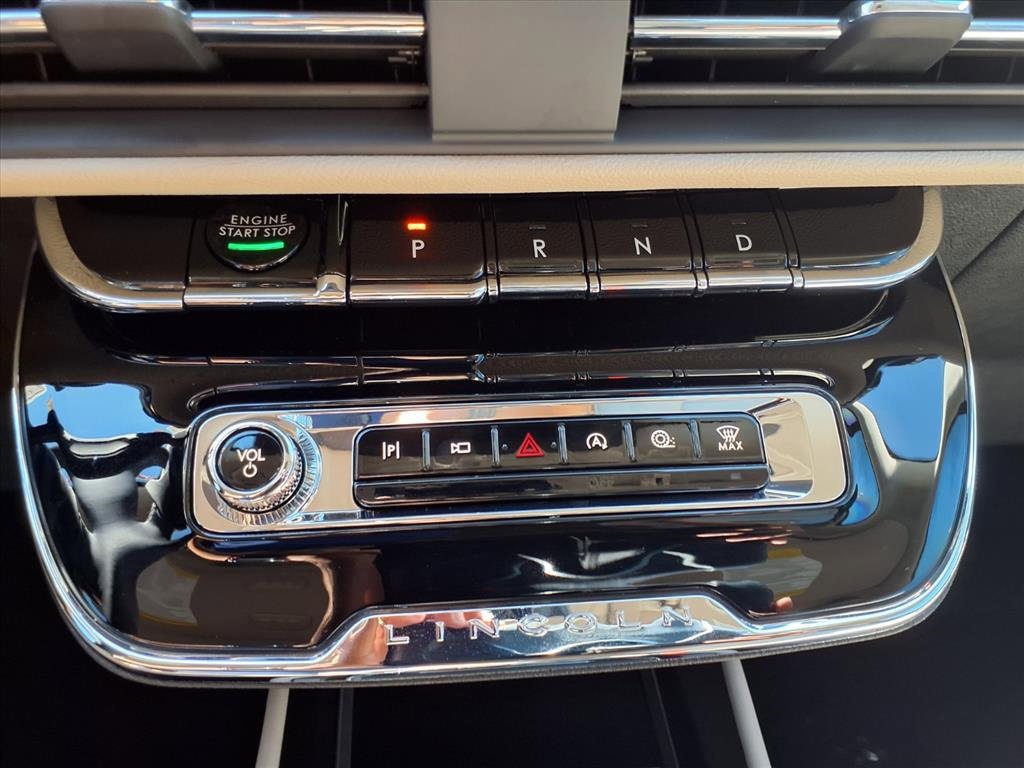 New 2026 Lincoln Corsair Premiere image 6