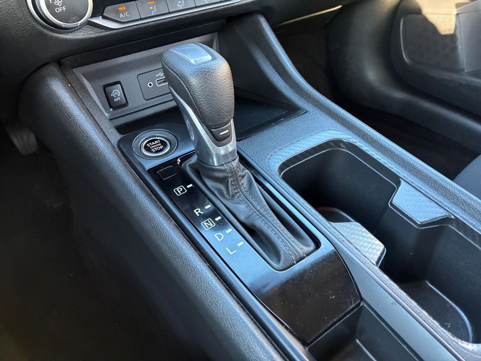 Used 2025 Nissan Sentra S image 39