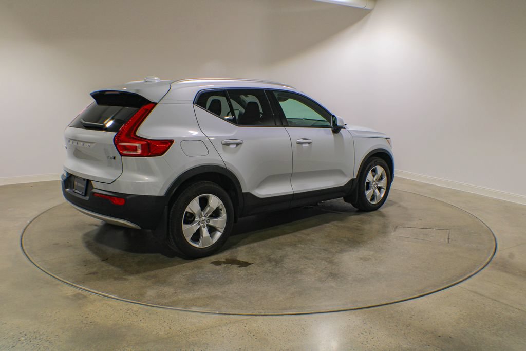 Used 2020 Volvo XC40 T5 Momentum AWD/4WD image 5