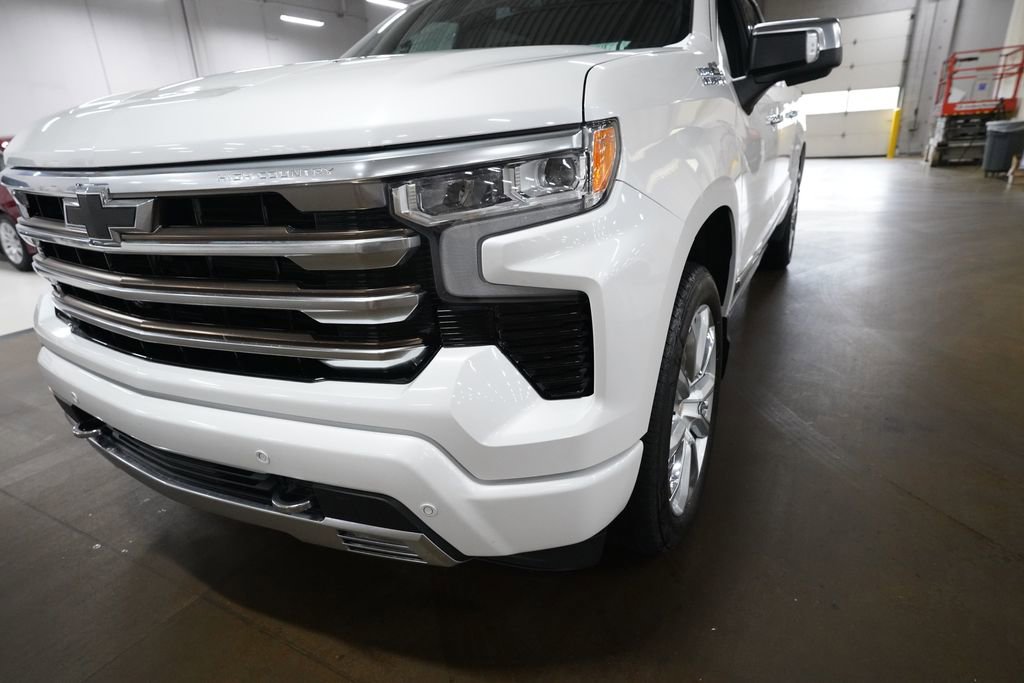 Used 2022 Chevrolet Silverado 1500 High Country w/ High Country Premium Package AWD/4WD image 22