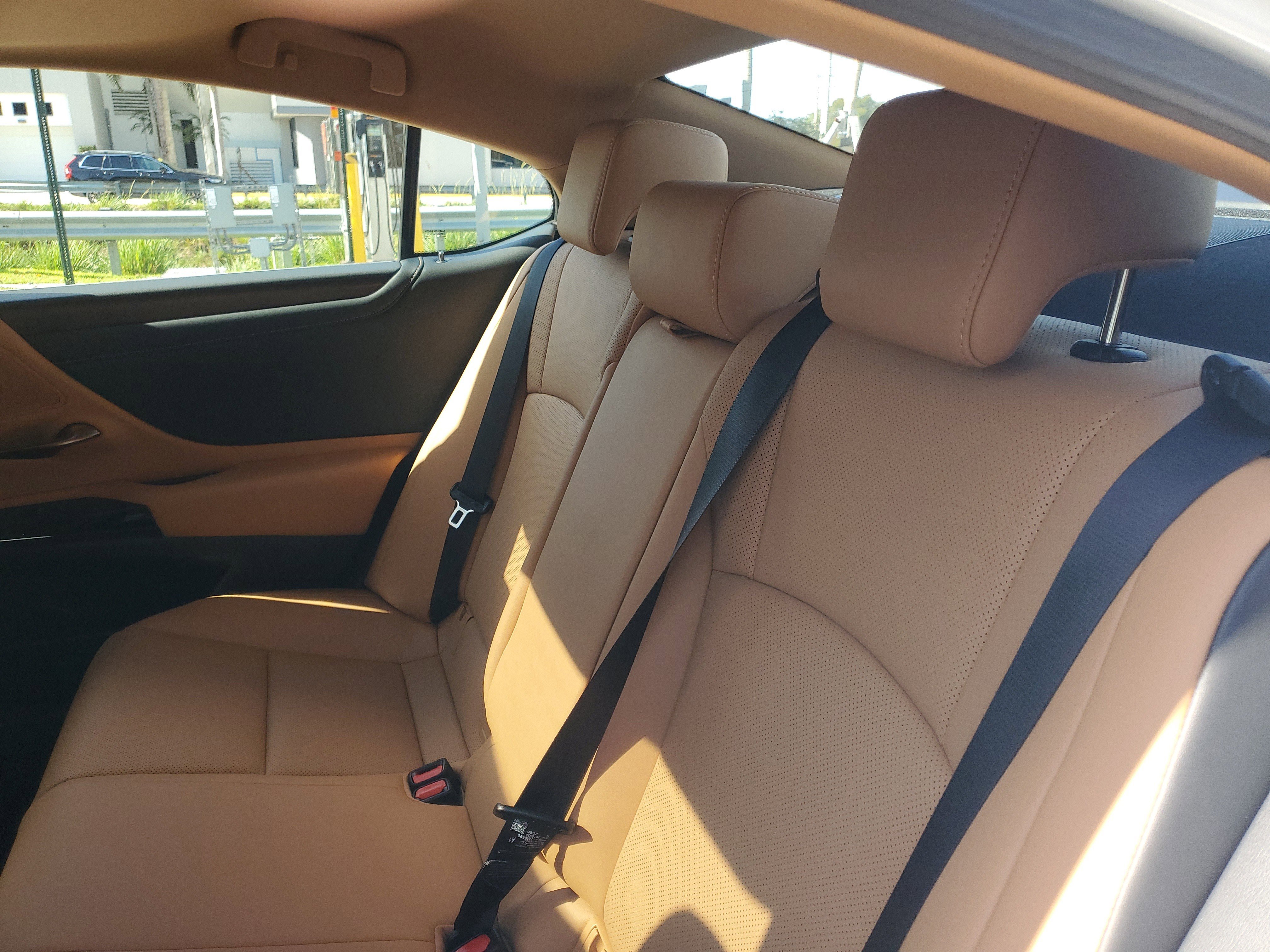 Used 2025 Lexus ES 350 w/ Premium Package image 13