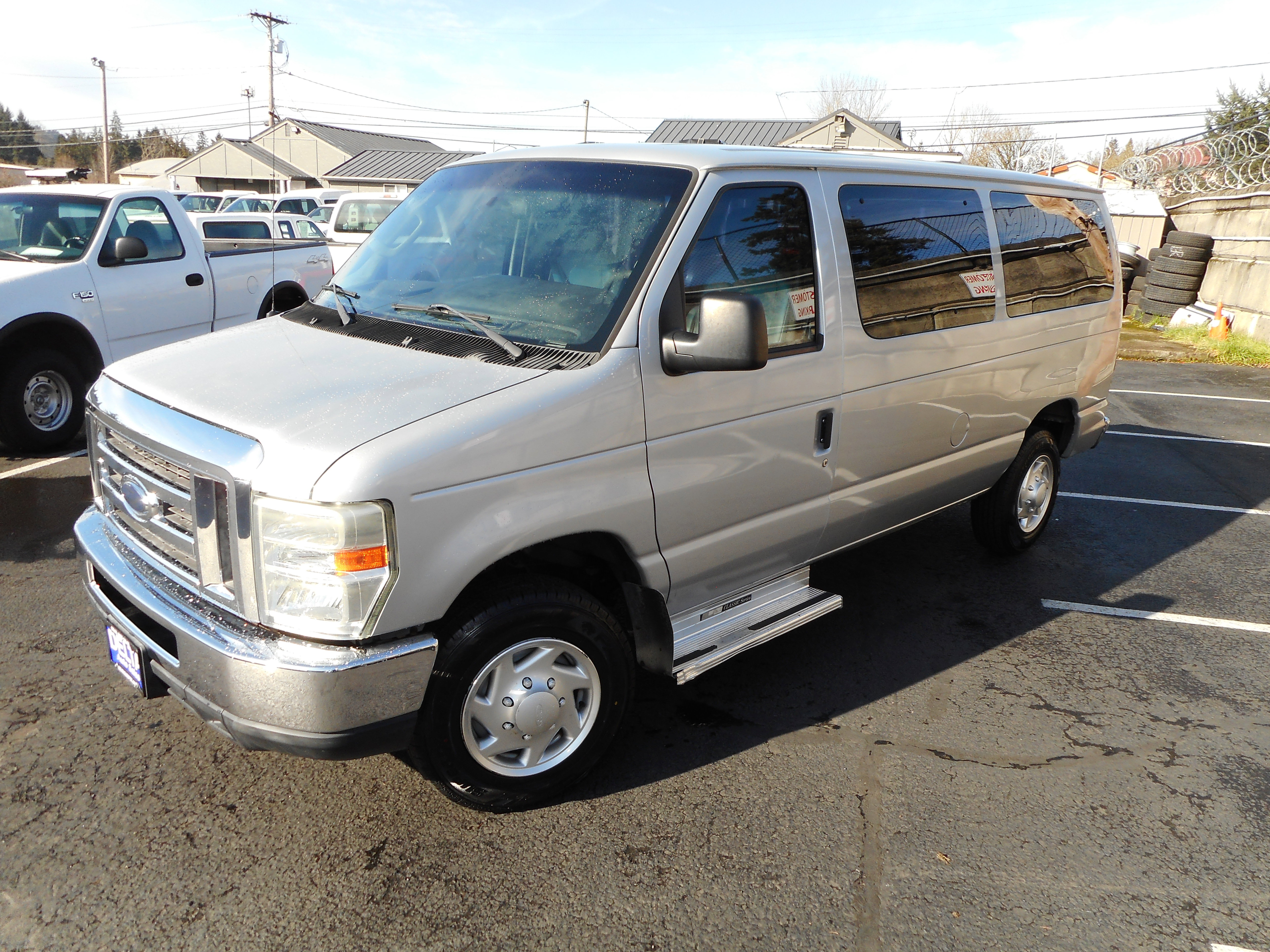 Used 2012 Ford E-350 and Econoline 350 XL w/ PWR Windows & Locks Group image 5