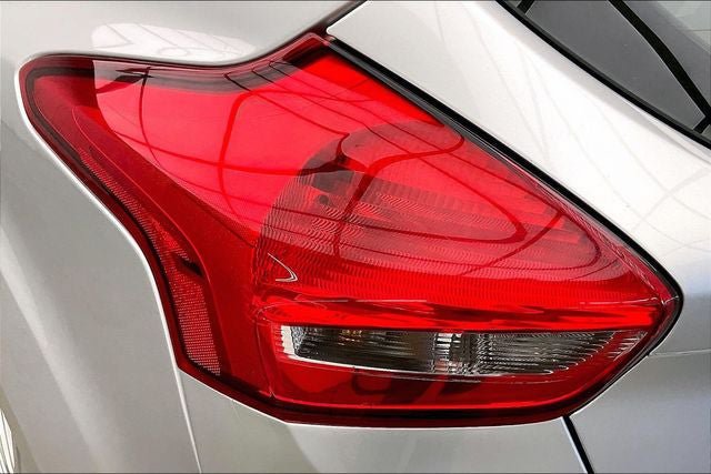 Used 2018 Ford Focus Titanium FWD image 27