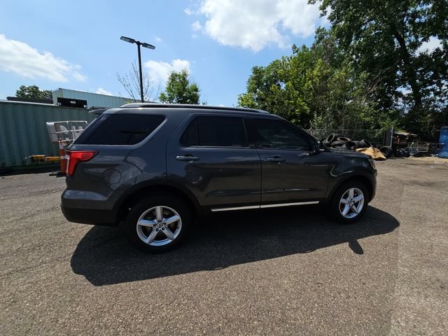 Used 2016 Ford Explorer XLT w/ Equipment Group 202A AWD/4WD image 10