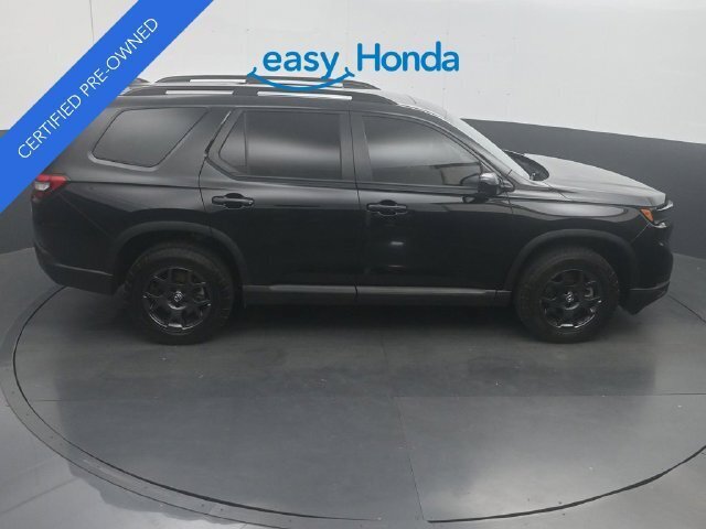 Used 2025 Honda Pilot TrailSport image 31
